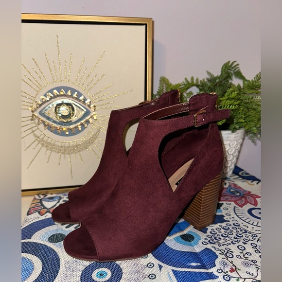Parker & Sky Merlot/Burgundy Faux Suede Booties - Picture 4 of 8